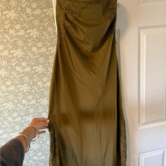 House of Harlow 1960 Dresses & Skirts - HOUSE OF HARLOW 1960 
X Francisca Midi Dress